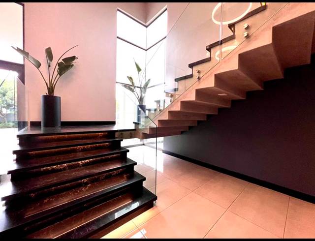 5 BEDROOM HOUSE FOR SALE IN MIDSTREAM RIDGE